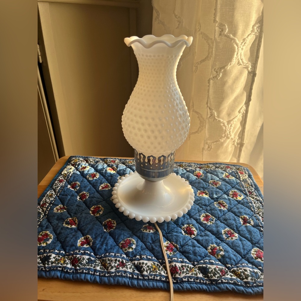 Hobnail Milk Glass 11" Lamp VTG Hurricane Electric Parlor Table Boudoir Works - Picture 2 of 12